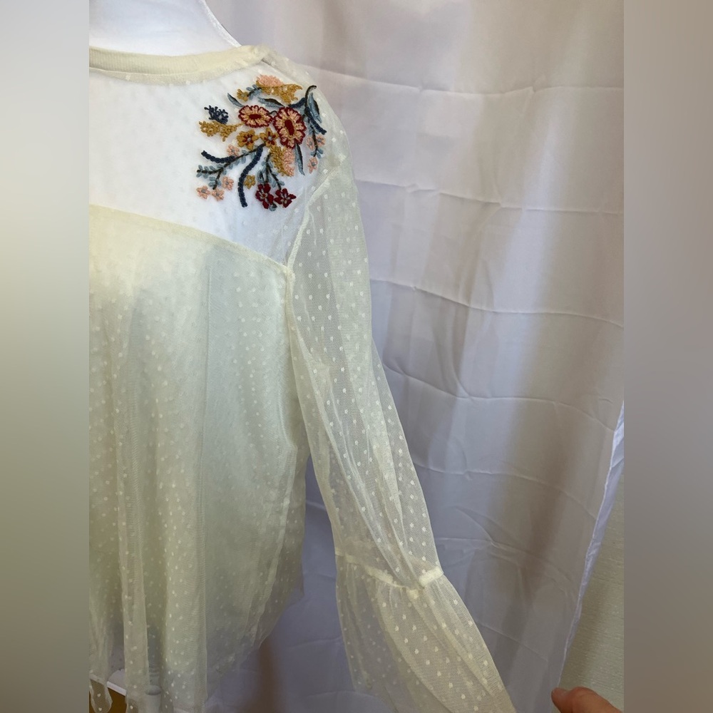 Xhilaration Ivory Sheer Polka Dot Top - Picture 4 of 10